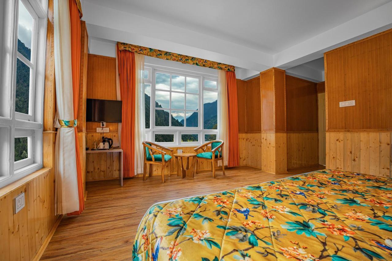 Summit Gangchen Hotel Лачин Екстериор снимка